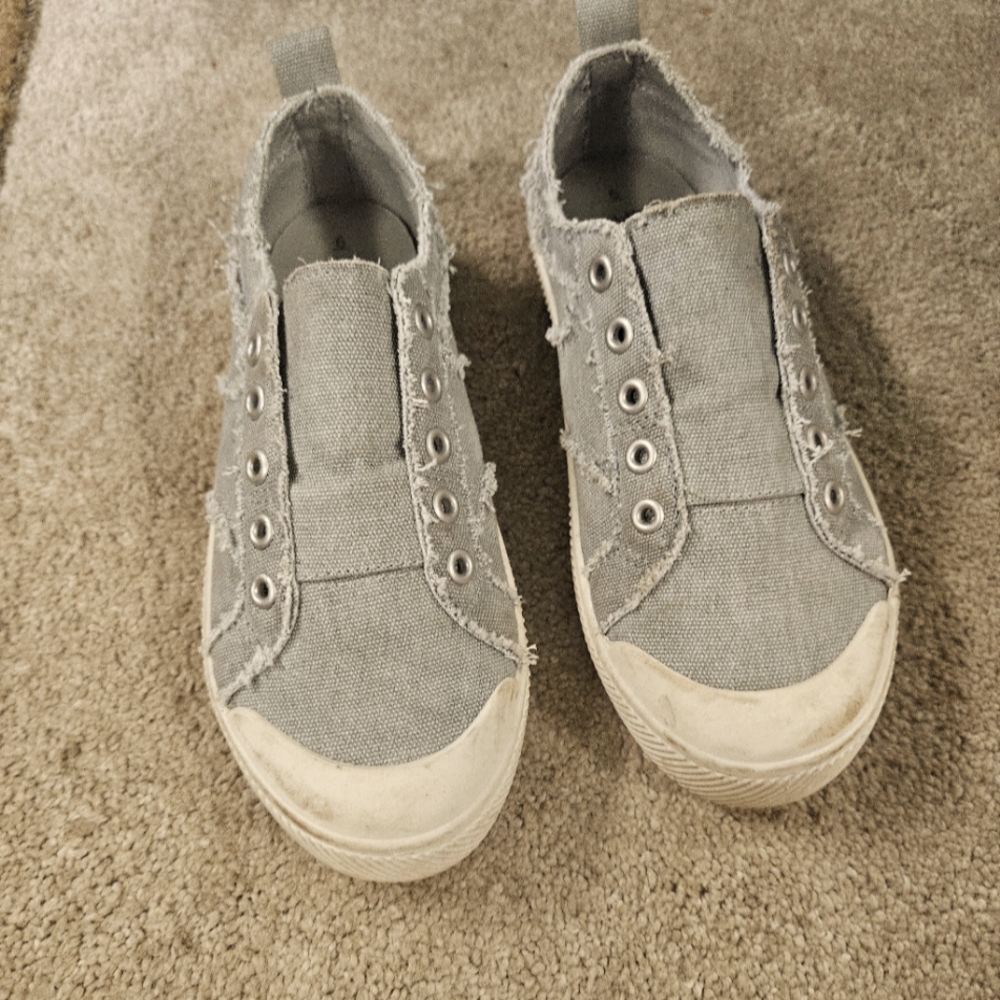 Slip on sneakers